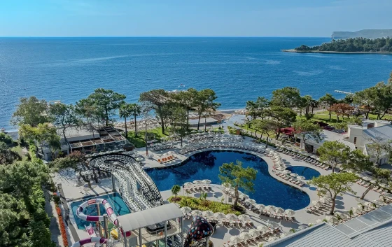 Beach & Pool