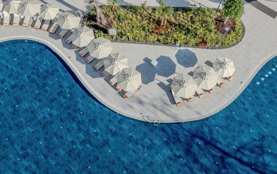 Beach & Pool