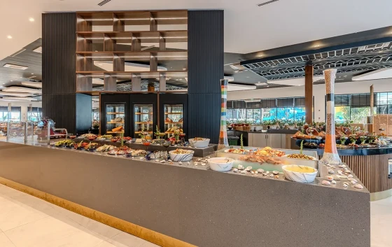 RESTAURANT & BAR