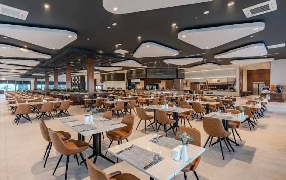 RESTAURANT & BAR
