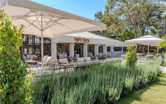 RESTAURANT & BAR